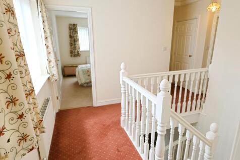 FIRST FLOOR LANDING
