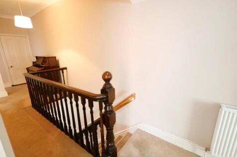 FIRST FLOOR LANDING