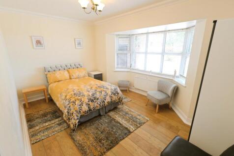 GROUND FLOOR BEDROOM