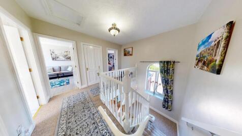 FIRST FLOOR LANDING