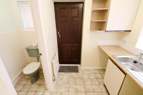 CLOAKROOM W/C