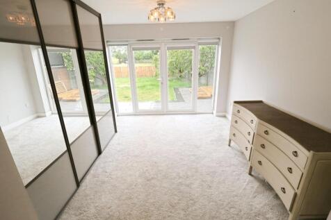 DRESSING ROOM