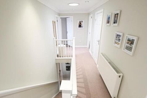 FIRST FLOOR LANDING