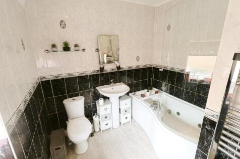 Bathroom.JPG