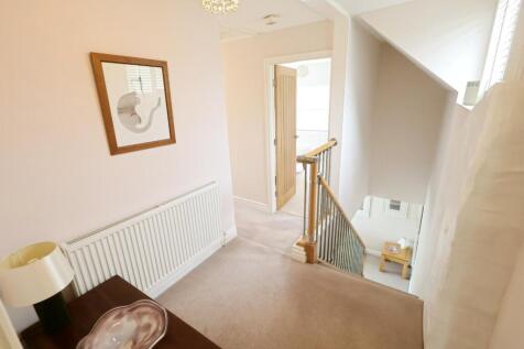FIRST FLOOR LANDING