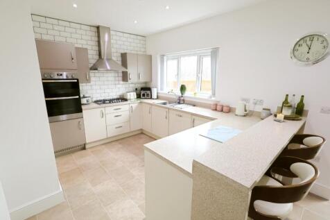OPEN PLAN KITCHEN/DINING/SITTING ROOM