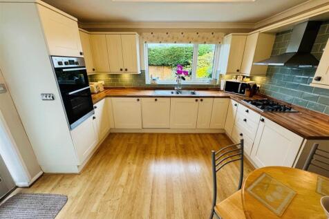 Kitchen/Dining Rooms