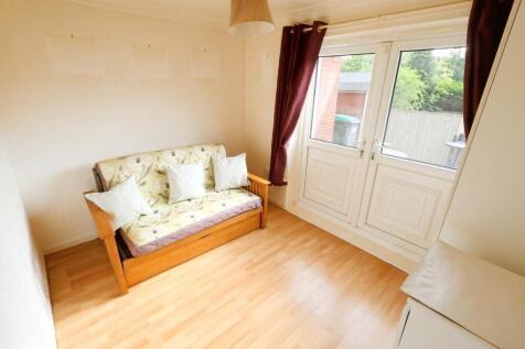 BEDROM TWO