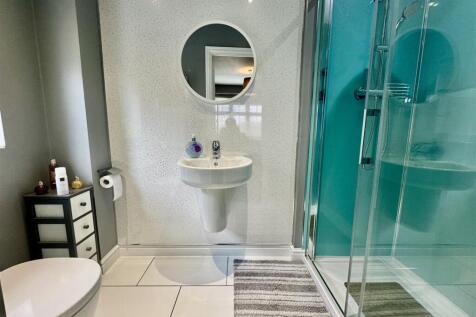 En suite Shower Room