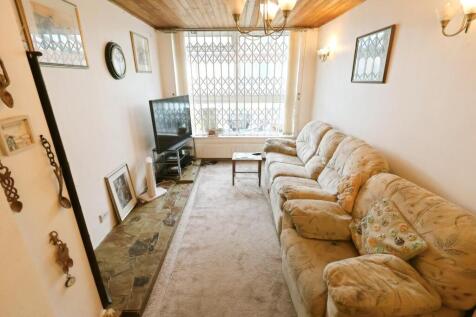 SITTING/DINING ROOM