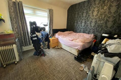 bed 1.jpg