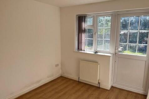 back bedroom.jpg