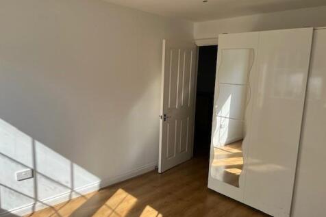 back bedroom 1.jpg