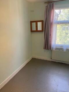 back bedroom.jpg
