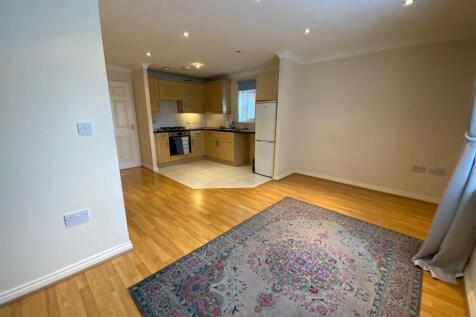 lounge and kitchen again.jpg