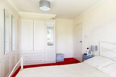 28-St-Annes-Close-07102024_152721.jpg