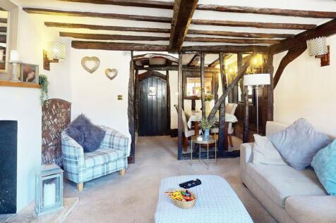 22-High-Street-Earls-Colne-08172024_091645.jpg