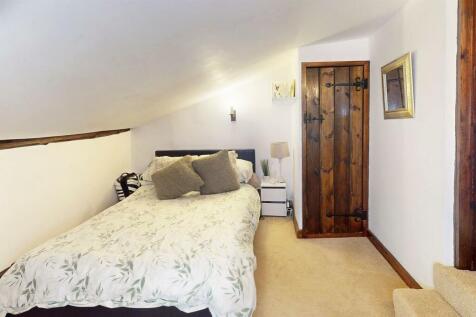 22-High-Street-Earls-Colne-08172024_092344.jpg