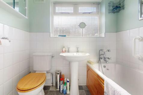 443-Havering-Road-08182024_183002.jpg