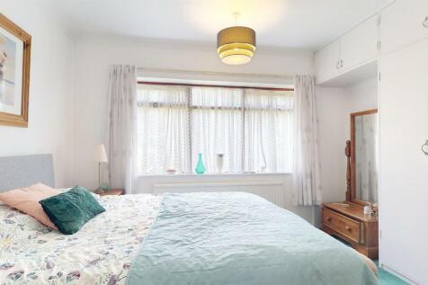 443-Havering-Road-08182024_183231.jpg
