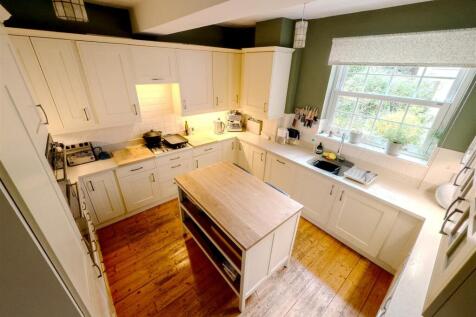 KITCHEN_1.jpg