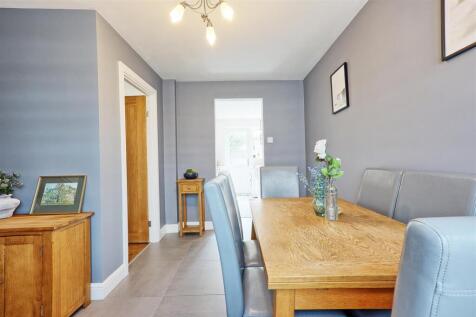 IMG_8294_5_6_easyHDR-interior3.jpg