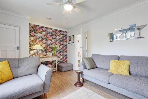 IMG_9952_3_4_easyHDR-interior3.jpg