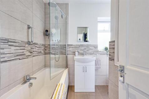 IMG_9931_2_3_easyHDR-interior3.jpg