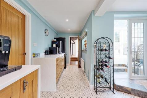 IMG_3375_6_7_easyHDR-interior3.jpg