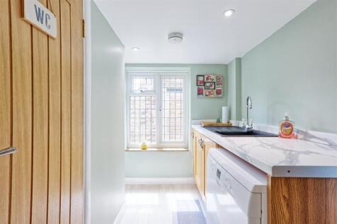 IMG_3491_2_3_easyHDR-interior3.jpg
