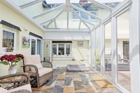 IMG_3393_4_5_easyHDR-interior3.jpg