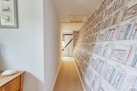 IMG_3423_4_5_easyHDR-interior3.jpg