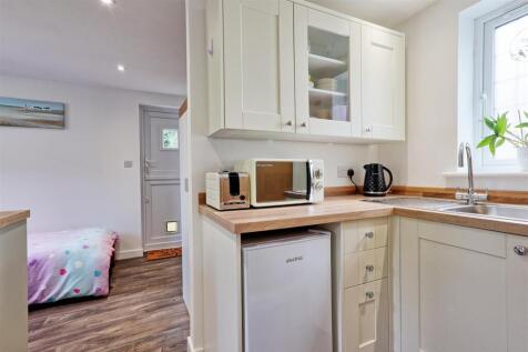 IMG_3405_6_7_easyHDR-interior3.jpg