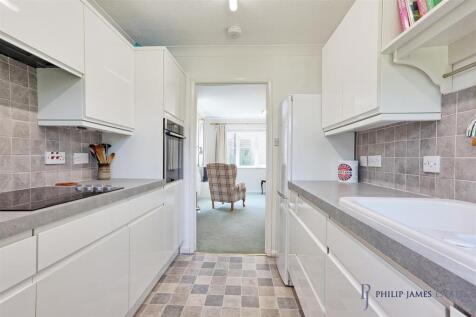 IMG_8395_6_7_easyHDR-interior3.jpg