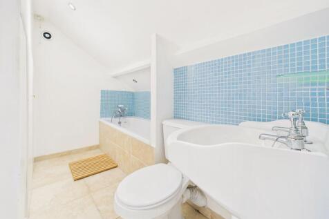 Bathroom Top Floor