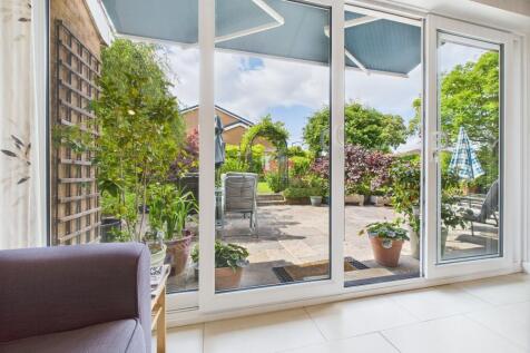 Dining Kitchen onto Rear Garden