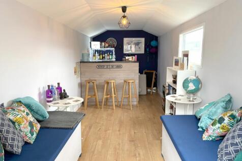 Bar/ Office/ Work-Space or Storage