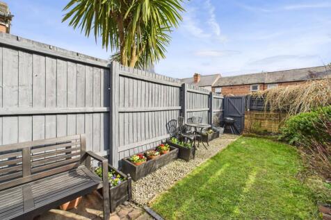 Rear Courtyard Garden