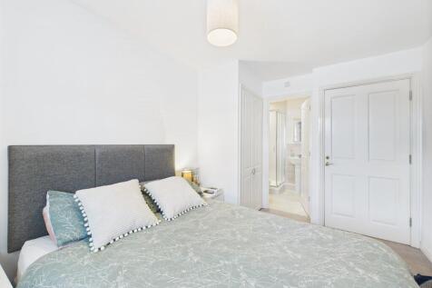 Bedroom One through to En-Suite