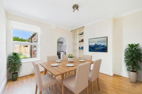 Dining Room (Virtually Furnished)