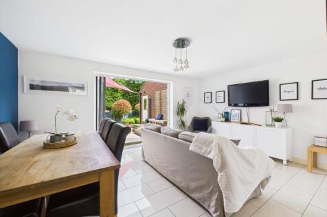 Sitting/Dining Room