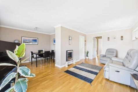 Lounge and Dining Area