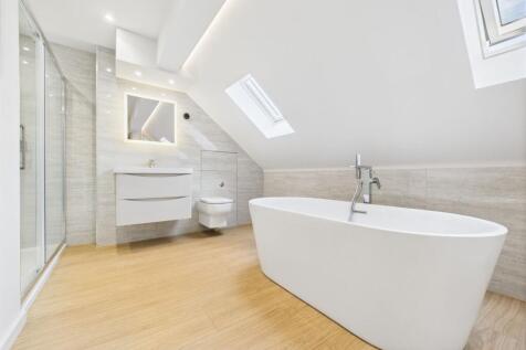 Bathroom (Top Floor