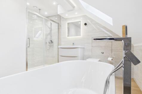 Bathroom (Top Floor