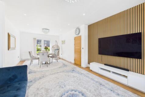 Lounge into Dining Room