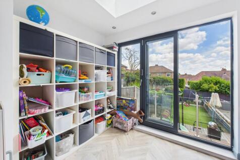 Versatile Reception Room