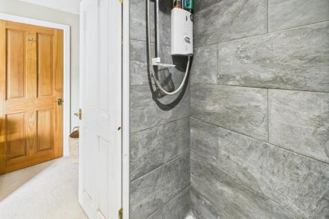 En-Suite Wet-Room/WC