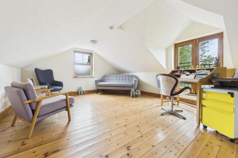 Coach House (First Floor)