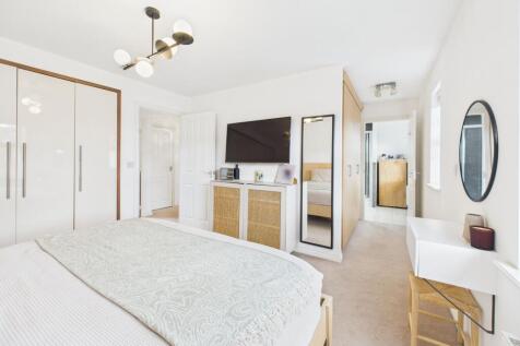 Bedroom One (First Floor)