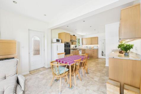 Dining/Kitchen